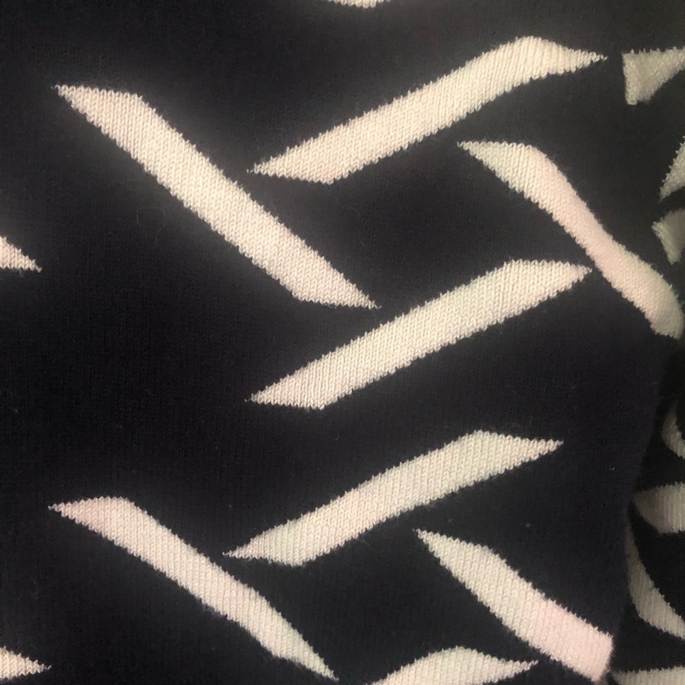 Zara Sweater - Picture 3 of 3